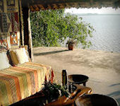 OnsKenia, Samatian island lodge gelegen in het Baringo meer in Kenia