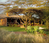 Lewa Safari Camp is een tented camp aan de noordelijke voet van Mt Kenia in Lewa Downs, Laikipia district in Kenia