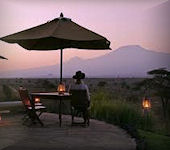 OnsKenia,  Kilimanjaro zonsondergang Tortilis Camp Amboseli Nationaal Park
