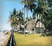 Kilifi Bay Beach Resort - ligt 50 km ten noorden van Mombassa in het district Kilifi in Kenia.
