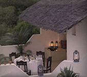 Palm House interieur in het privé huis ontworpen rond de open patio op Lamu eliand in Kenia