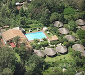 Ilboru Safari Lodge ligt nabij Arusha Nationaal Park Tanzania