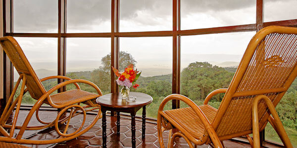 Ngorongoro Sopa Lodge  krateruitzicht vanuit de serre, Ngorongoro Krater in Tanzania